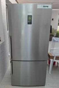 Siemens IQ700 Bottom Freezer Refrigerator
