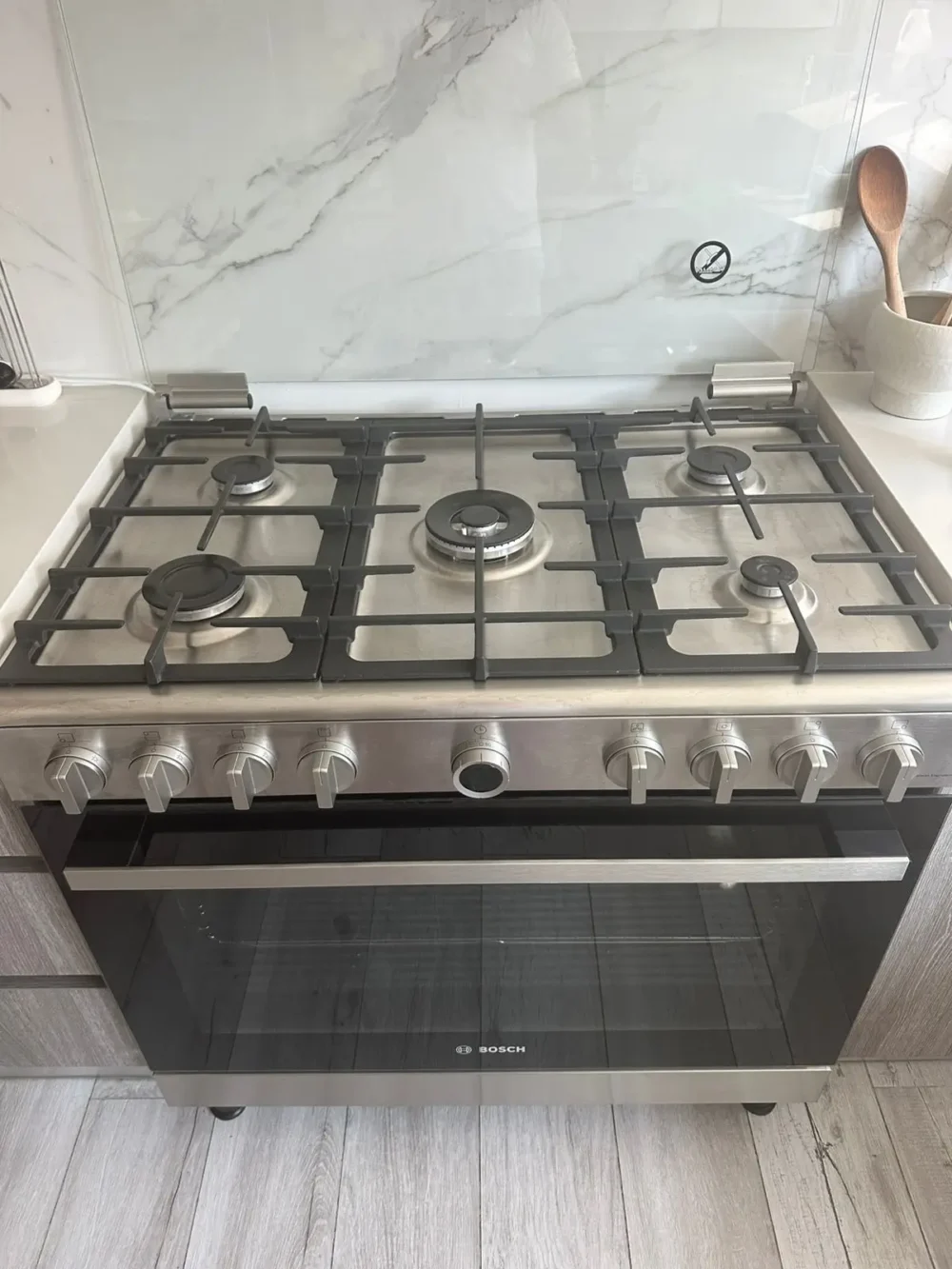 Bosch 5 hobs Gas cooker 1
