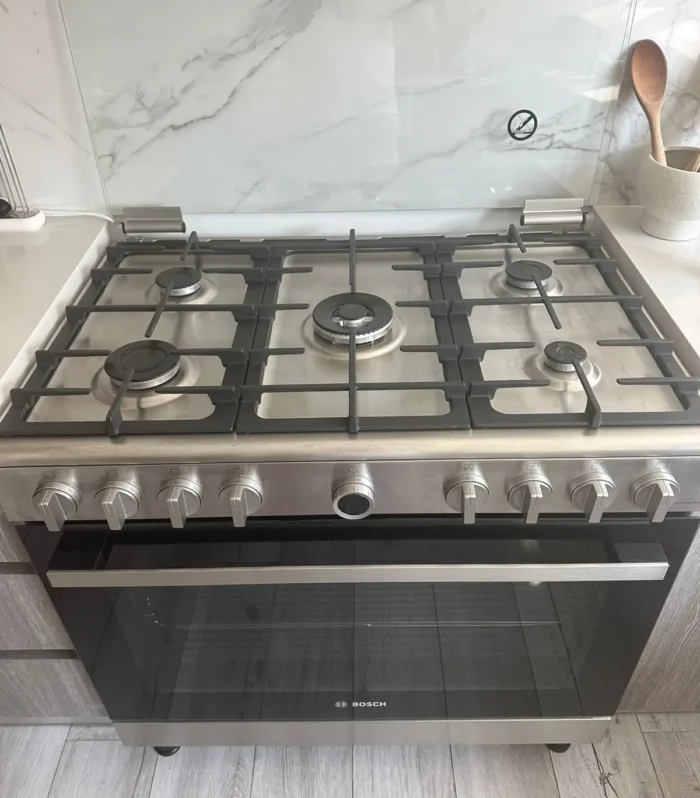 Bosch 5 hobs Gas cooker 1
