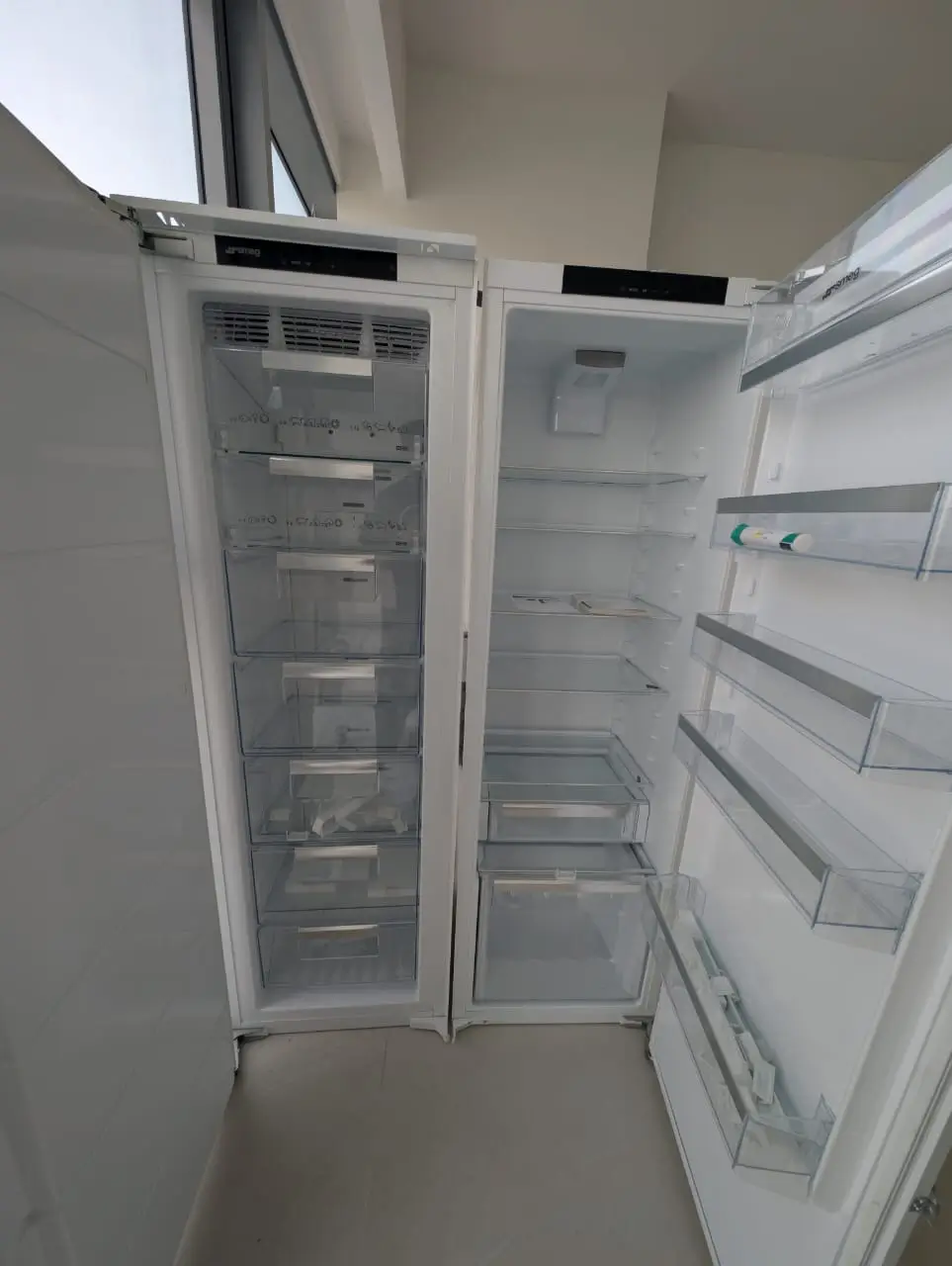 SMEG Built-In Refrigerator & Freezer Set